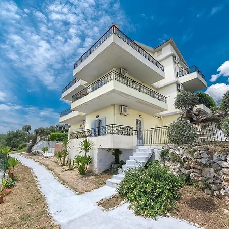 Aristea Apartment *
